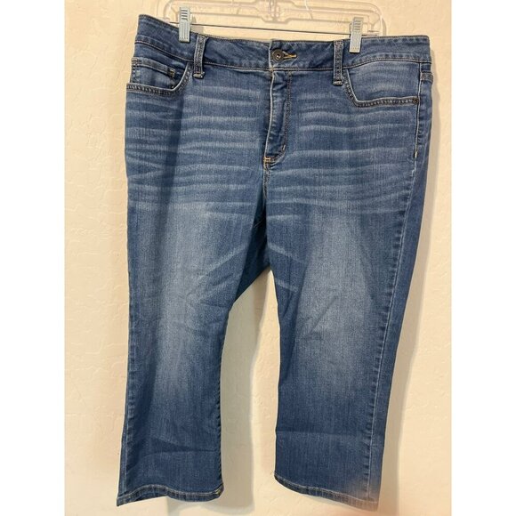St. John's Bay Cropped Jeans Medium Wash Sz 16P Petite - Picture 2 of 8